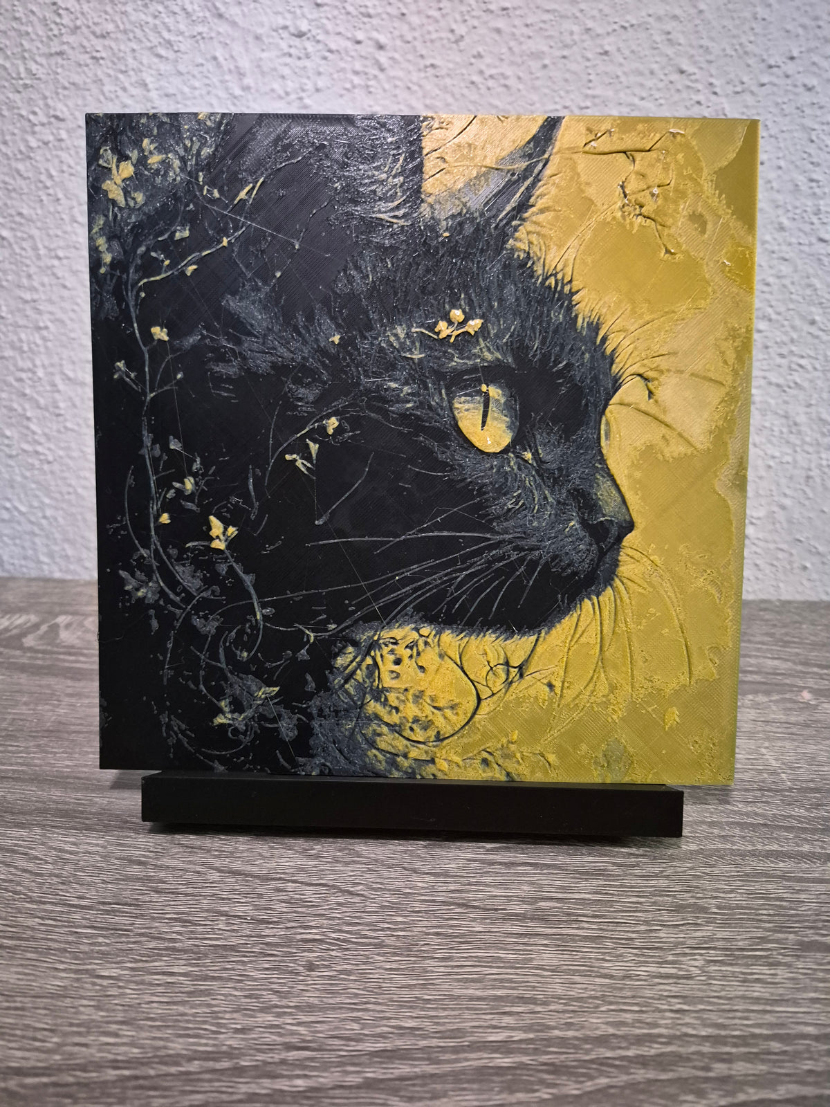 Golden Eyed Cat Hueforge Art - 3D Printed Wall Decor & Desk Display (8x8)